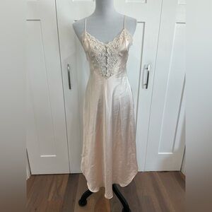 Vintage Val Mode Cream Roses Lace Trim Lingerie Slip Nightgown Maxi Small